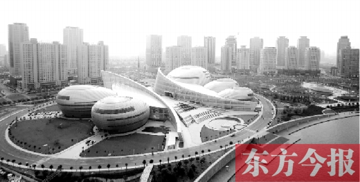 隨著鄭州經(jīng)濟的發(fā)展，鄭州的城市建設也煥發(fā)出勃勃生機