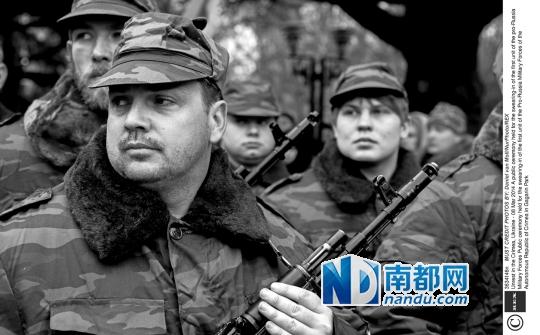 9日，烏克蘭克里米亞自治共和國的親俄武裝士兵舉行宣誓儀式。