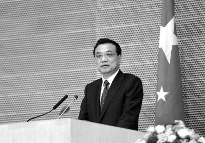 當?shù)貢r間5月5日，國務(wù)院總理李克強在非盟會議中心發(fā)表演講。圖/中國政府網(wǎng)