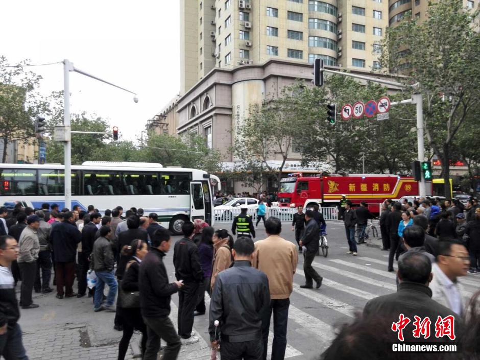 自治區(qū)和烏魯木齊市有關(guān)部門迅速處置，傷員已全部送往醫(yī)院救治。