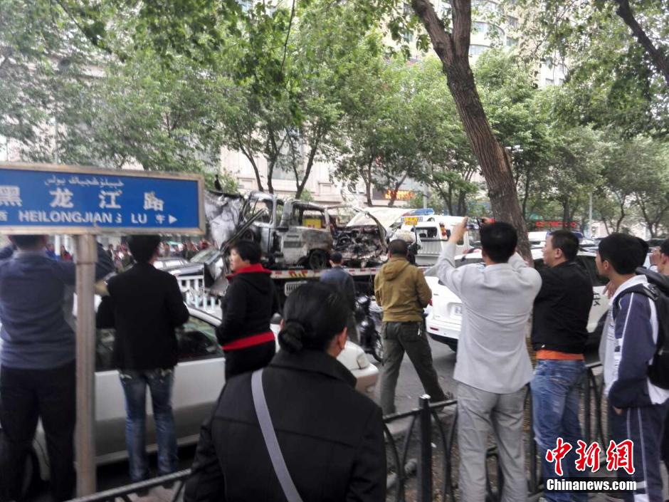 自治區(qū)和烏魯木齊市有關(guān)部門迅速處置，傷員已全部送往醫(yī)院救治。