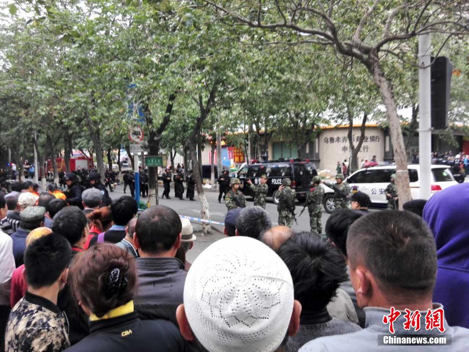 自治區(qū)和烏魯木齊市有關(guān)部門迅速處置，傷員已全部送往醫(yī)院救治。