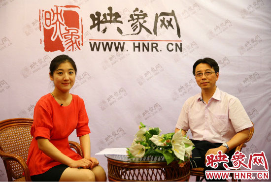 南京大學(xué)河南招生組負(fù)責(zé)人武港山教授做客映象網(wǎng)2014高招“名校面對(duì)面”系列視頻訪談。