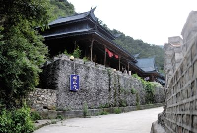 一處仿古“娛樂廳”位于山莊深處。