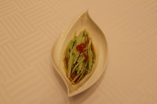 白灼翠芥蘭。 花惠生 供圖