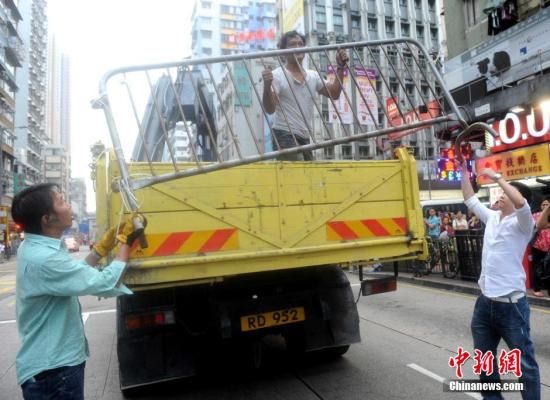 10月22日，香港違法“占領(lǐng)中環(huán)”行動進入第25日。