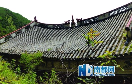 　照光寺在致歉微博中稱，該寺位于蒼山之上，年久失修，且沒有防火通道。