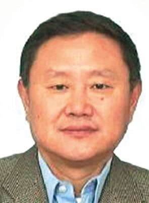 胡奉憲 現(xiàn)年60歲，外逃前任四川韻律實(shí)業(yè)發(fā)展公司總經(jīng)理、董事長，2009年11月逃往美國或澳大利亞。