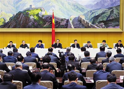5月12日，國(guó)務(wù)院召開(kāi)推進(jìn)簡(jiǎn)政放權(quán)放管結(jié)合職能轉(zhuǎn)變工作電視電話會(huì)議，李克強(qiáng)總理發(fā)表講話。新華社記者