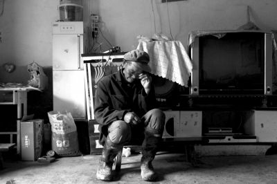 今年73歲的錢智遠(yuǎn)說起女兒錢仁鳳不禁老淚縱橫。
