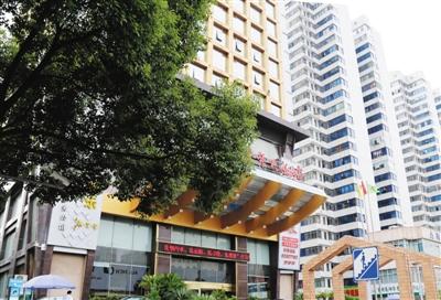 衡陽官員趙安民與之保持聯(lián)系，并邀約女子在這家酒店房間見面。