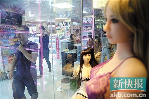 廣東成人用品市場(chǎng)調(diào)查。圖為各地的經(jīng)銷商都會(huì)在此進(jìn)貨。新快報(bào)記者 孫毅/攝