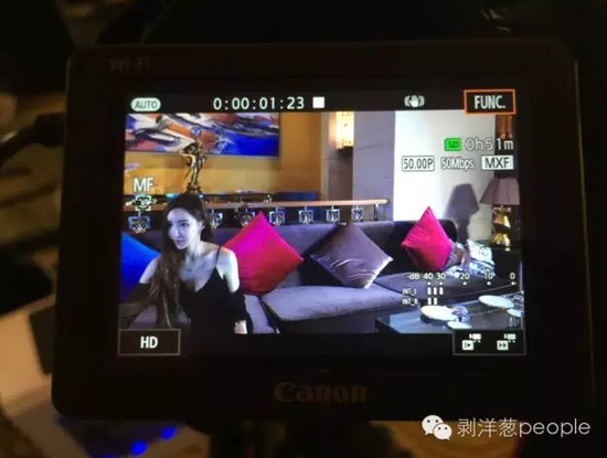 直播中的王瑞兒。攝影：于亞妮