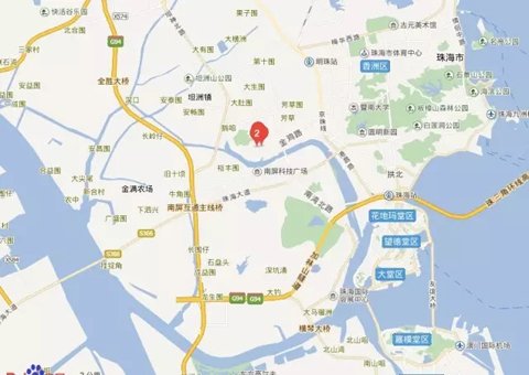 以此前的格力康樂園為例。在2005年，格力電器就已出資2億元，建立員工生活區(qū)——格力康樂園。該生活園區(qū)建筑面積達(dá)12萬平方米以上，可容納員工10000多人。后來，斥資4億的康樂園二期也已經(jīng)投入使用。