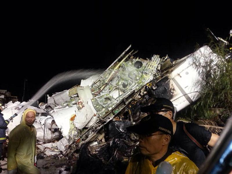 　圖為客機失事事故現(xiàn)場。圖片來源：臺灣聯(lián)合新聞網(wǎng)