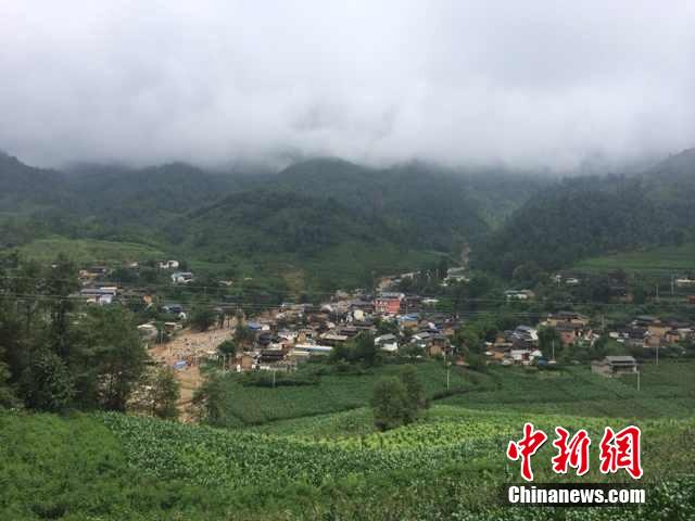 7月28日,云南省保山市隆陽區(qū)瓦房鄉(xiāng)喜坪村上坪小組發(fā)生山洪災害,造成3戶人家9人被沖走。