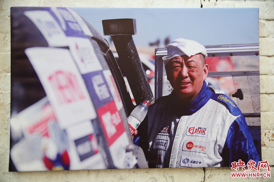 賽車的世界、更是男人的世界。圖為部分參展攝影作品。