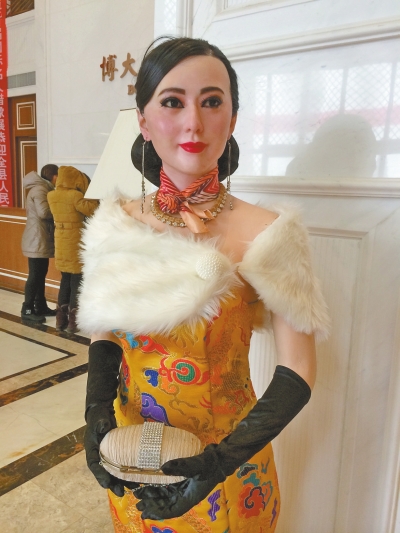 若不是這身似是而非的衣服，你能認(rèn)出這是范冰冰嗎？