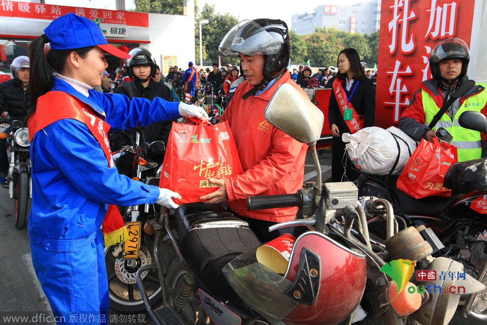 今年廣東、廣西兩省共193座中石化油站將為返鄉(xiāng)車主提供“6+X”免費服務，并將為1萬名“返鄉(xiāng)摩騎”免