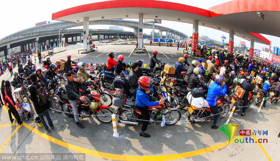 今年廣東、廣西兩省共193座中石化油站將為返鄉(xiāng)車主提供“6+X”免費服務，并將為1萬名“返鄉(xiāng)摩騎”免