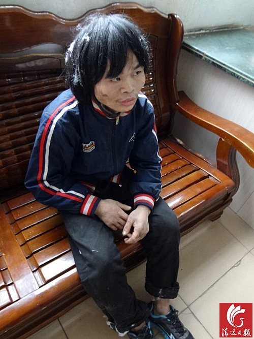 1997年16歲時(shí)被“杜某”以招工名義帶離家鄉(xiāng)關(guān)押干活至今。