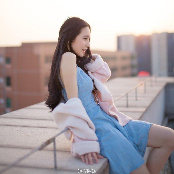 廈大?；ǔ涛蹑虑寮儗懻娅@贊 素顏美到窒息