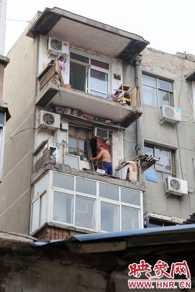 據(jù)了解，該棟房屋建造于1986年，距今已經(jīng)30年。