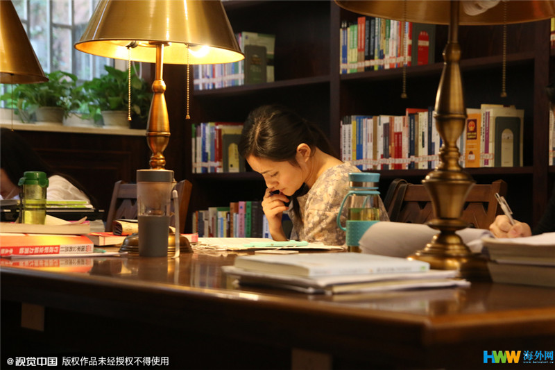 重慶大學(xué)改造翻新的“民國(guó)風(fēng)圖書館”走紅網(wǎng)絡(luò)，引得無數(shù)網(wǎng)友點(diǎn)贊