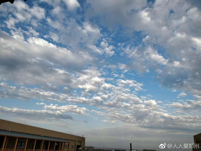 又被鄭州的藍(lán)天刷屏！隨便一拍就是手機(jī)壁紙