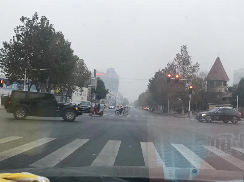 限行第一天！鄭州的早高峰是這個樣子的