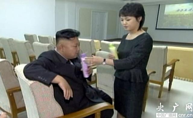 朝鮮官方電視臺(tái)播放金正恩與夫人親密畫(huà)面