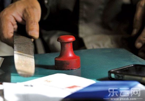 陶云江說起自己的女兒、家庭和現(xiàn)在的狀況時幾度哽咽