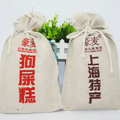 上海某公司推出的一款名為“狗屎糕”的產(chǎn)品引來不少質(zhì)疑。
