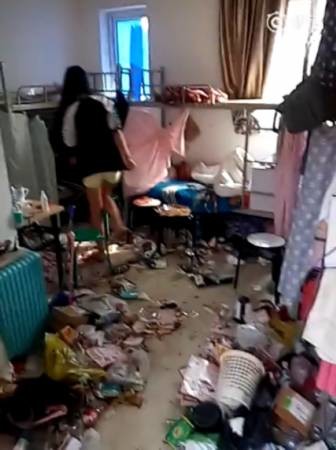 這個(gè)學(xué)校的男生宿舍火了！女同學(xué)都喊著要嫁