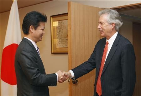 10月15日上午，日本外相玄葉光一郎與到訪的美國常務助理國務卿伯恩斯在日外務省舉行了會談。