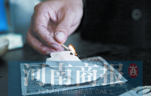 實(shí)驗(yàn)中，面膜不能被引燃