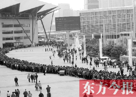 3月2日，在鄭州國際會展中心，河南省春季人才招聘會舉行，六萬五千名求職者扎堆求職