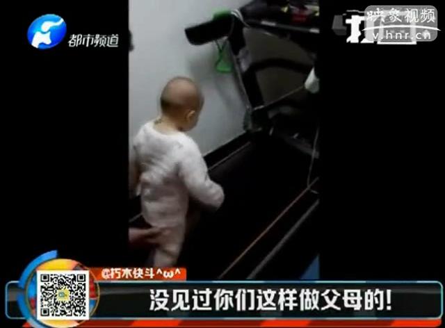 實(shí)拍：5歲娃開(kāi)車 老爸辣評(píng)