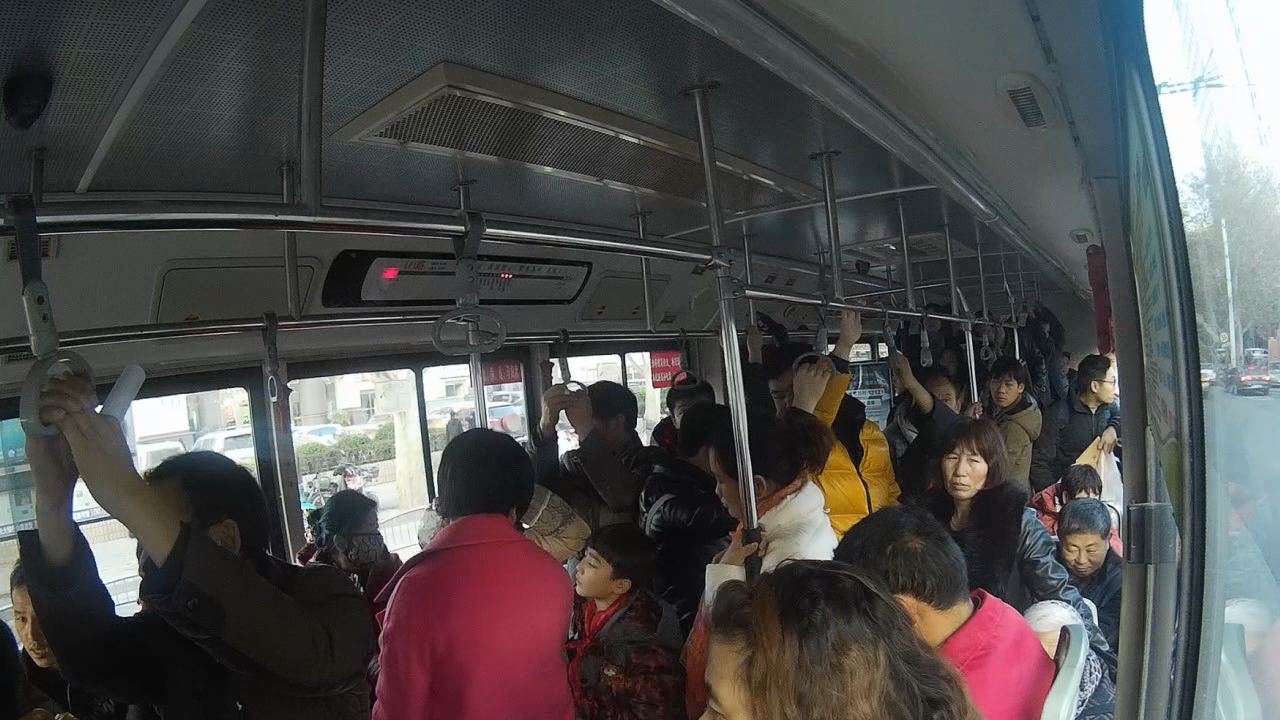 陌生人向你借手機(jī) 給嗎？