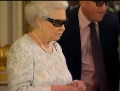 英國(guó)女王戴3D眼鏡觀看圣誕致辭視頻