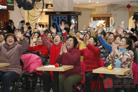 公共頻道春節(jié)特別推出《百姓護(hù)照·過大年》活動