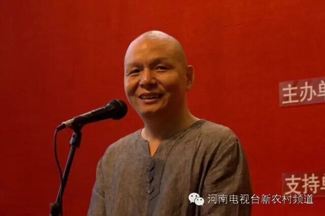 書畫家協(xié)會副主席，中國書畫家協(xié)會會員，河南省青年書法家，蘆荻