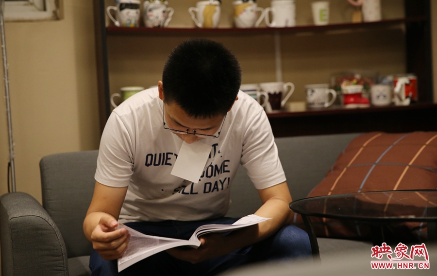 楊栗，22歲，某大學(xué)大三學(xué)生：喜歡這種看書的環(huán)境。