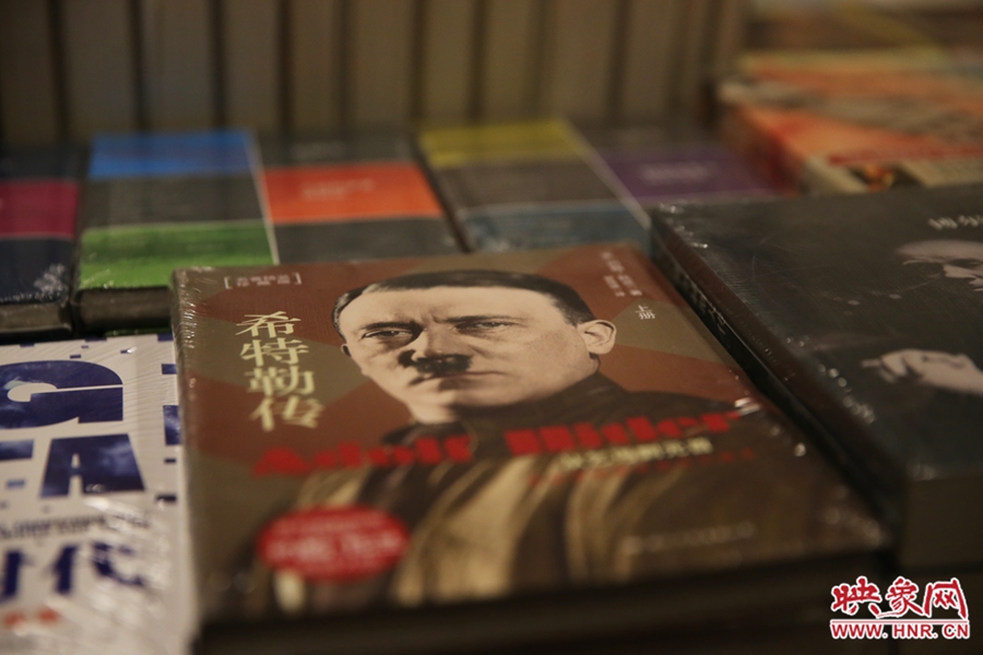 書店內(nèi)的書。