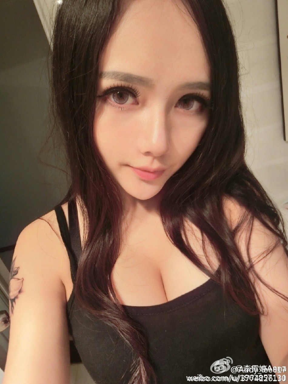 湖大21歲?；ㄇ巴购舐N無(wú)懼走光