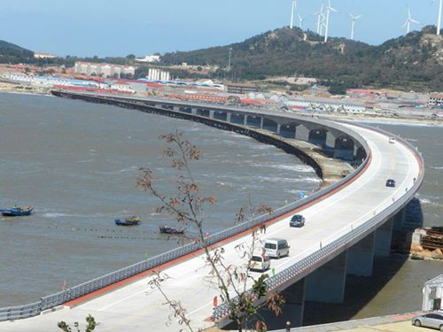 山東首座海島跨海大橋建成通車。（資料圖）