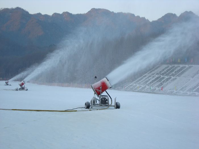 　　傳說(shuō)中的造雪機(jī)